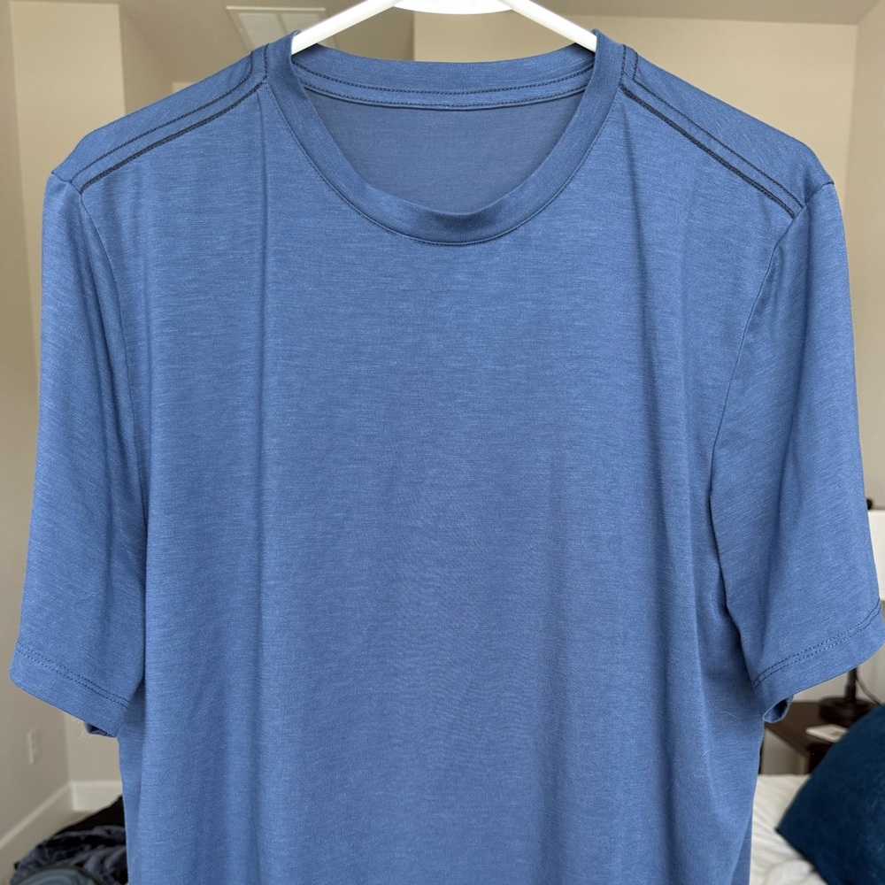 Vuori Men’s Current Tech Tee (L) - Navy/Blue